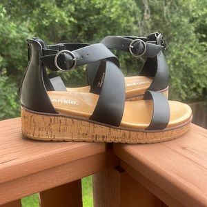 Black Kenzie Sandals 🖤